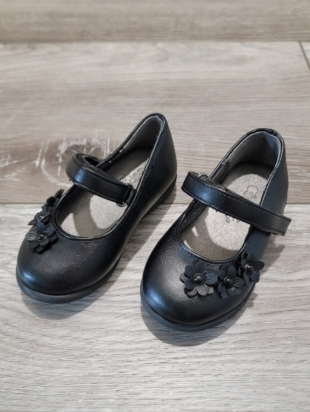 Cupcake Couture Black Girls' Mary Jane Dress Shoes with Floral Trim (Sz 5)